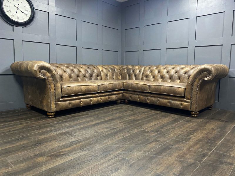 Craftshades Distressed Brown L shape Chesterfield Sofa - Image 2