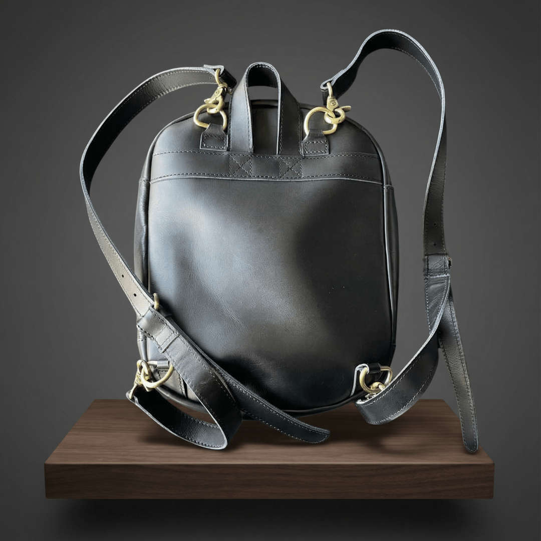 Premium Leather Dopp Kit – Spacious Travel Backpack - Image 2